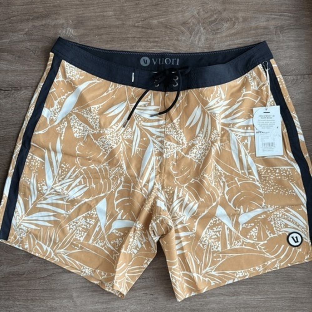 VUORI men's Peak Boardshort size‎ 36 NWT Flax Rainforest
